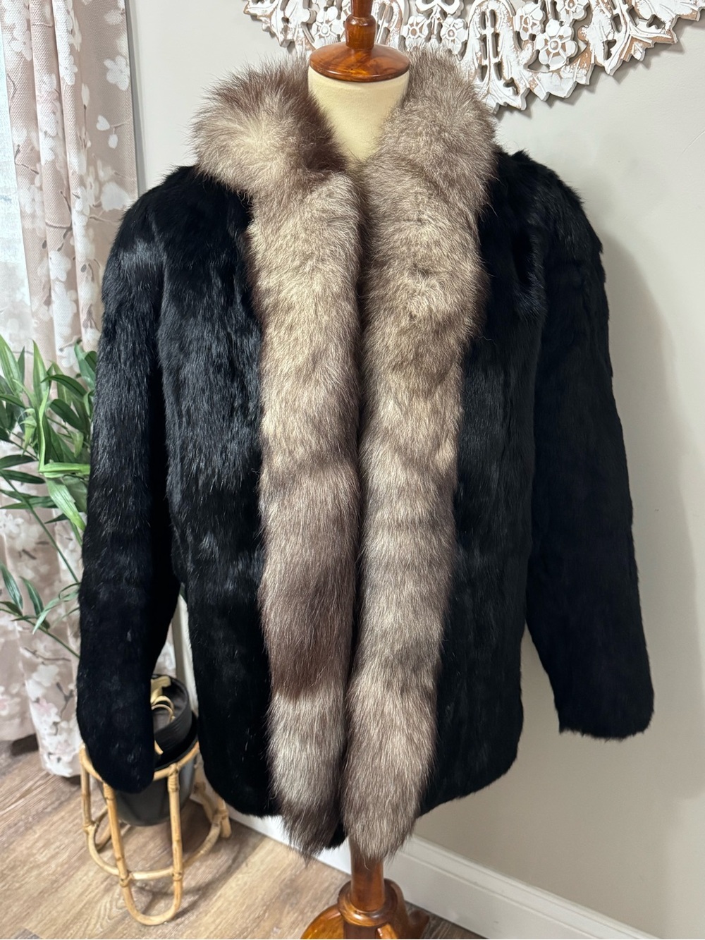 Vintage Niki Dyed Rabbit Real Fur Fox Trim Coat fully Lined Size Large L Black